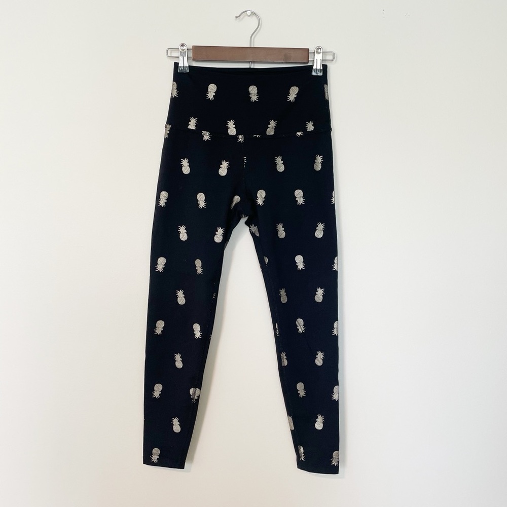 Beyond Yoga Black & Gold Pineapple Leggings